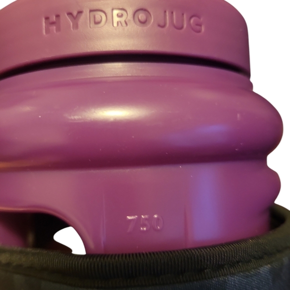 Hydrojug 32 oz purple with black sleeve - Picture 4 of 5